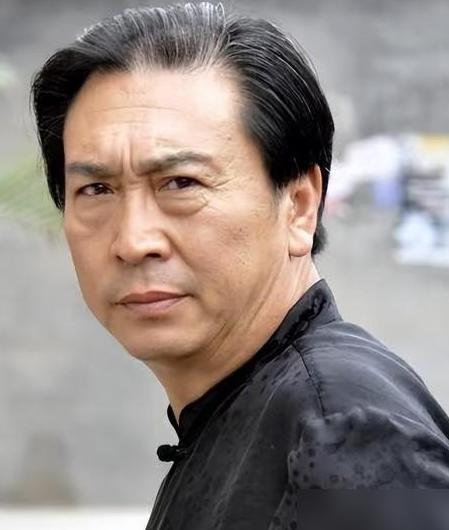 陈晓旭临终前，给前夫打了3小时电话。电话里，两人泣不成声。她说，我太像林黛玉，棱