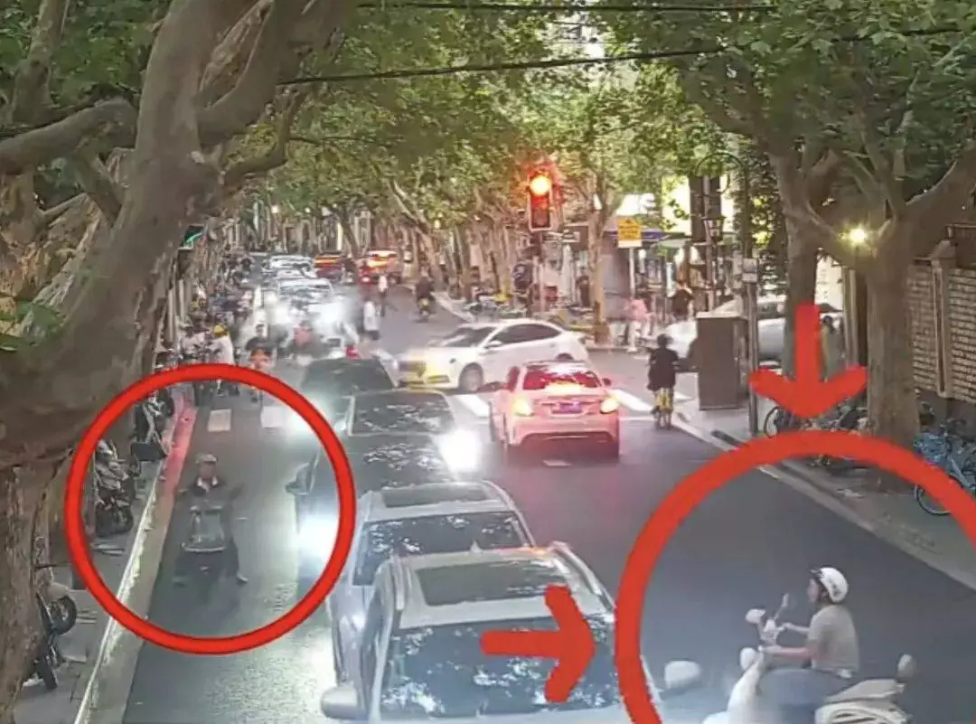 被撞就有理？女子横穿马路被判全责，交警一句话点醒无数人近日上海一起电动车交通事故引发全网热议。一名女