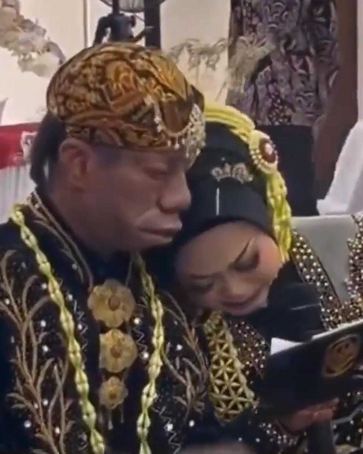 不敢看！印度尼西亚，男子因为结婚火了，不是他娶的新娘有多美，也不是他的婚礼排场有