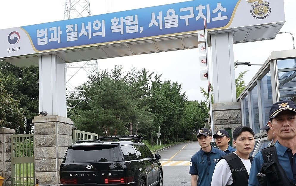 韩国拘留所和特检组杠上了天呐！前总统尹锡悦竟然被关进去了