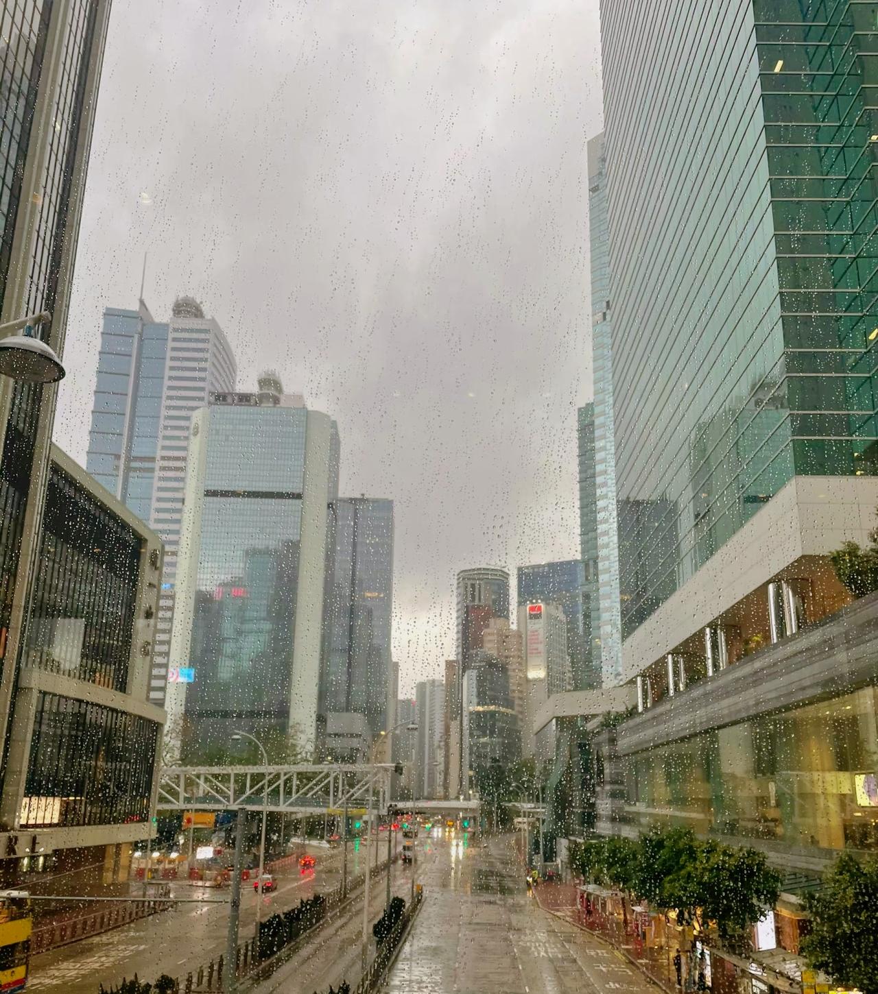 我五台山的朋友说你担心什么，什么就会控制你。持正念得正果做正事得得正果。尊重人