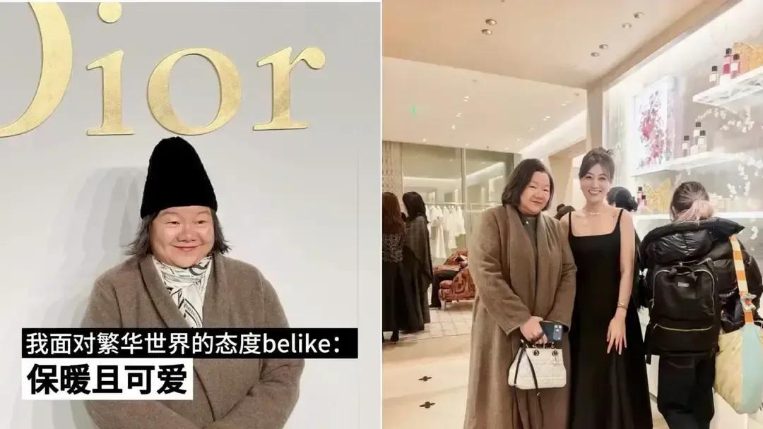 头排看秀，洪晃把羽绒服拉链拉到顶，对举相机的记者摇头：“不脱。”巴黎10度，