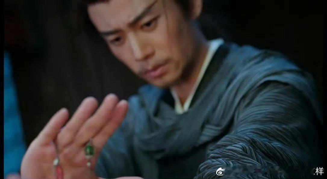 应该有不少人和我一样，没认出一个小胡子就是任嘉伦吧我当时以为是易容术剧情，还以为