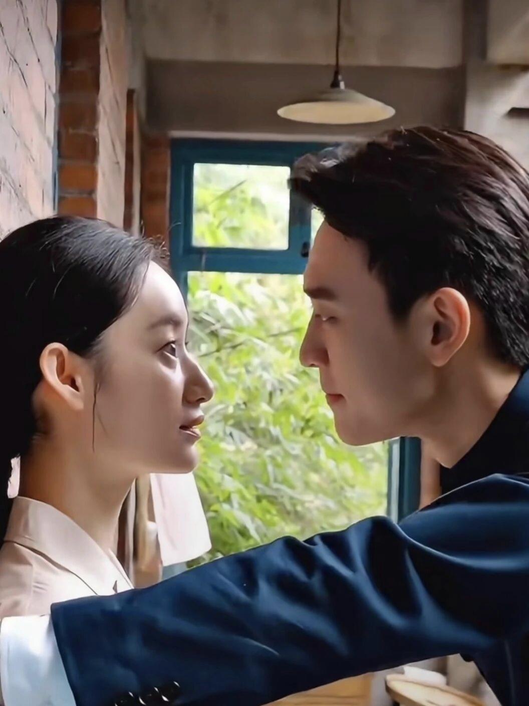 《纯真年代的爱情》男主的运气都用投胎上了，2次被这俩帅气男配抢走风头！今天，