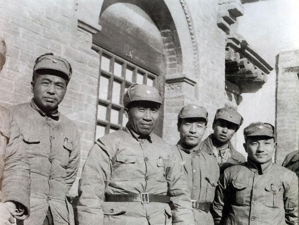 红四方面军的总指挥和副总指挥分别是元帅和大将，那么作为政委的他又是何种军衔呢！