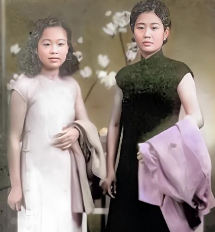 1927年钱大钧追求欧阳藻丽，遭到她父亲反对，想不开的钱大钧走在街上，突然掏出手