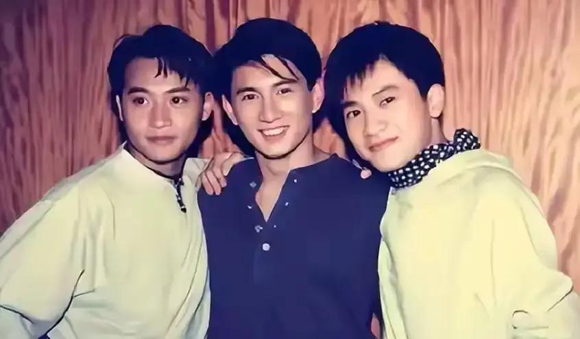 催婚的亲戚闭嘴吧！52岁苏有朋不婚不育，用10亿身家+5亿票房，活成了当代人最羡