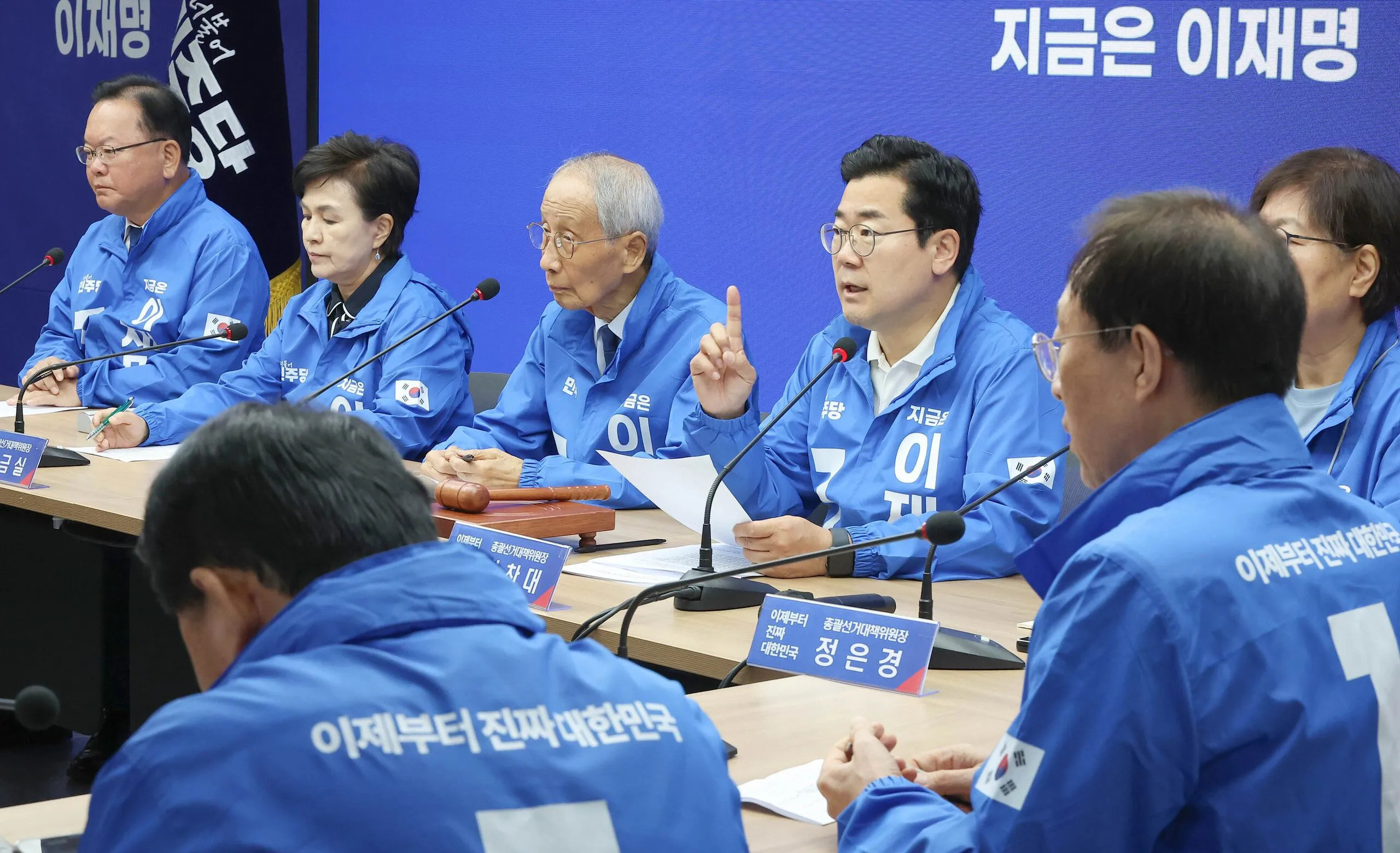 大逆转！李在明一句话，国会秒怂撤法案天呐！你敢相信吗？就