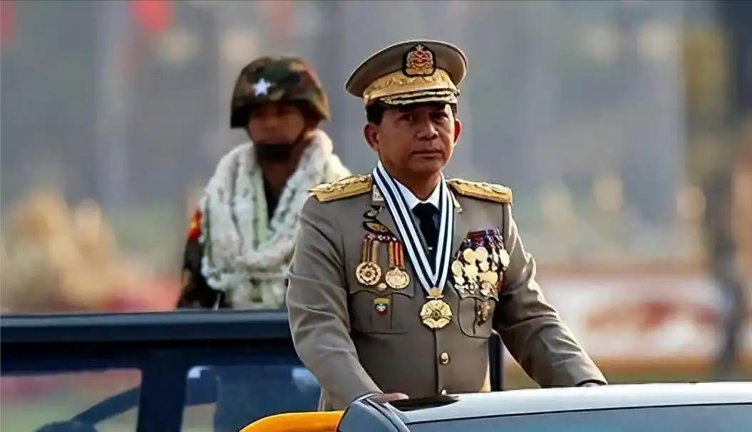 缅甸政坛大换血！敏昂莱交出军权，背后藏着怎样的权力布局？最近，缅甸政坛接连上