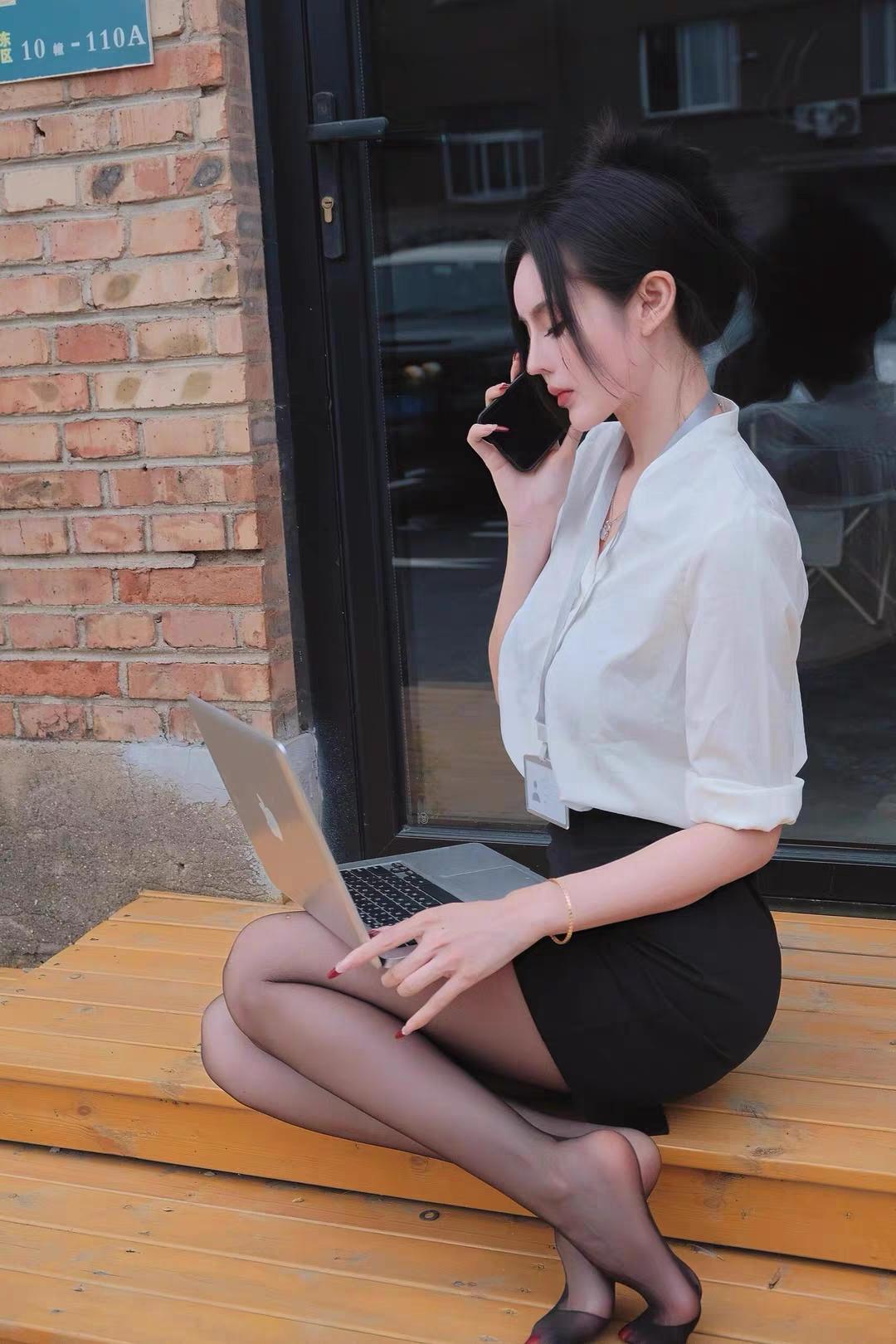 女同事的黑丝职业装。职业装怎么搭配才好看御姐高冷气质