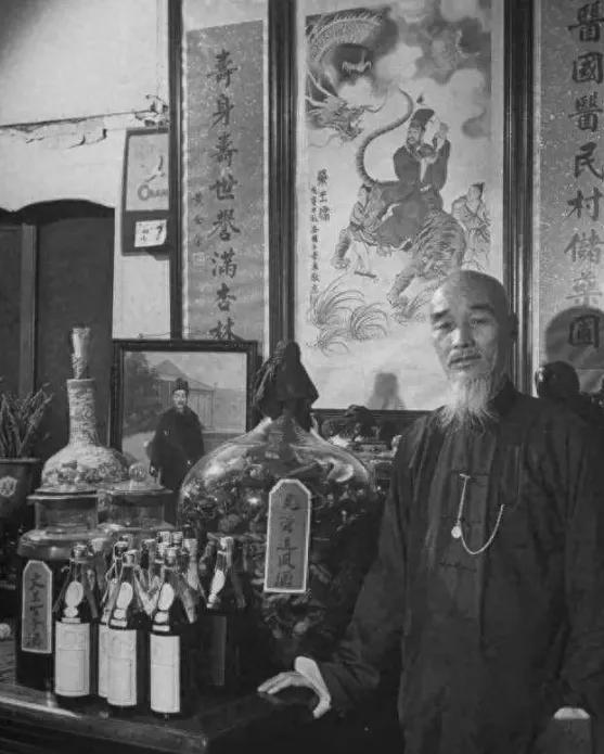 🌛银元时代的大上海老中医有多挣钱：三根手指堪比铸币机，豪奢巨富丁甘仁