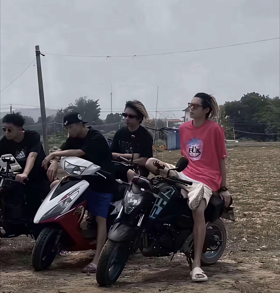 王鹤棣早期被扒，真是个精神小伙
