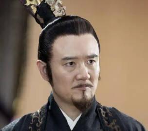 前202年，项羽败亡后，陈婴率5万兵马归顺刘邦。刘邦笑了笑：“你真的很会做人”，