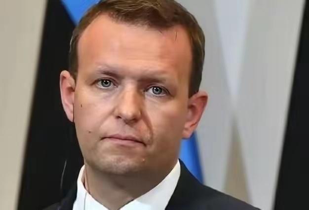 就问中国怕不怕？强大的爱沙尼亚向中国发出最后通牒，让中国必须在爱沙尼亚和俄罗斯之