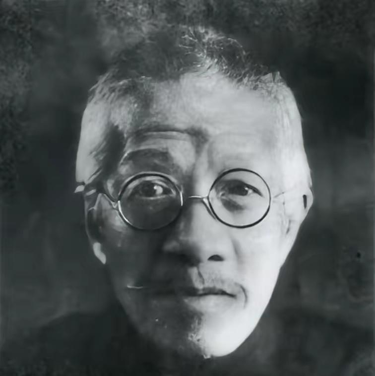 1931年，62岁章太炎穷得连2块钱的烟都买不起。杜月笙掏出1000大洋，想请他