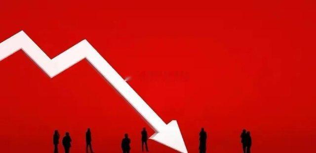 周末“一声惊雷”，赛力斯预计半年亏损15亿-18亿，业绩地雷引爆了。刚刚赛力斯公