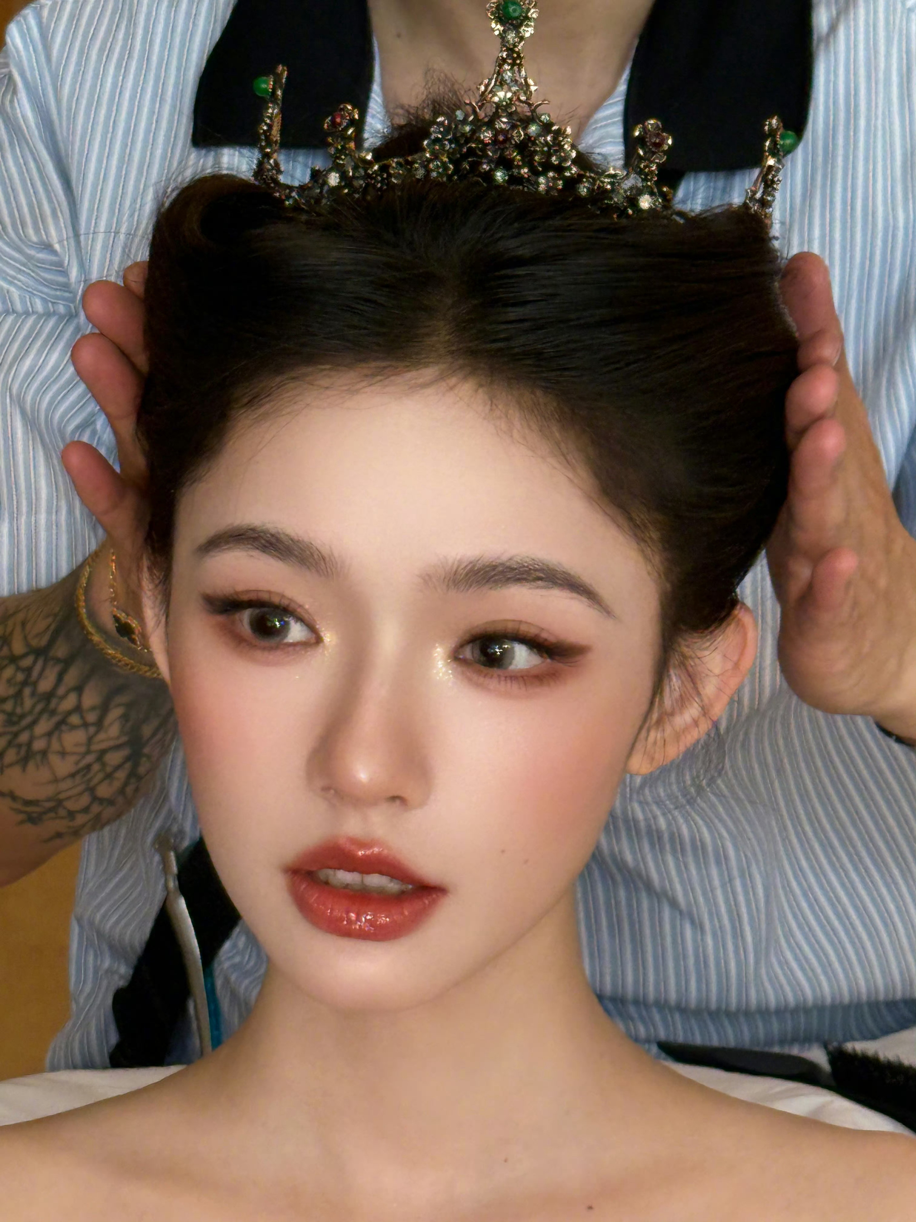 林允～现在是每次出造型我都要感叹下美貌。而且确实造型上也不单调～这张脸可塑性也非