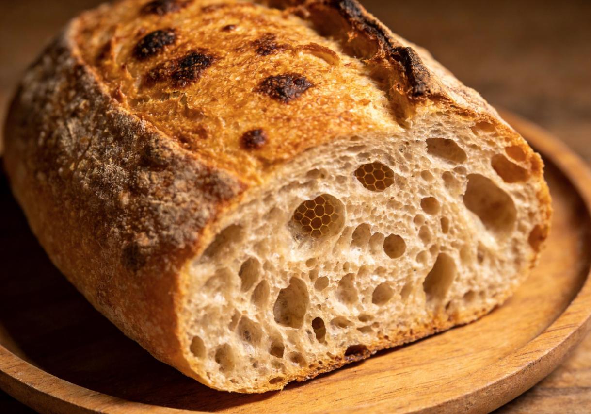 不用砸大钱投流，小面包也能成爆款很多餐饮人都在找下一个赚钱的爆品，恰巴塔的走