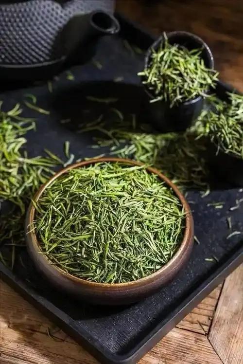 泡沫彻底破裂：老登资产集体崩盘背后，是时代消费逻辑的全面转向红木家具、陈年普