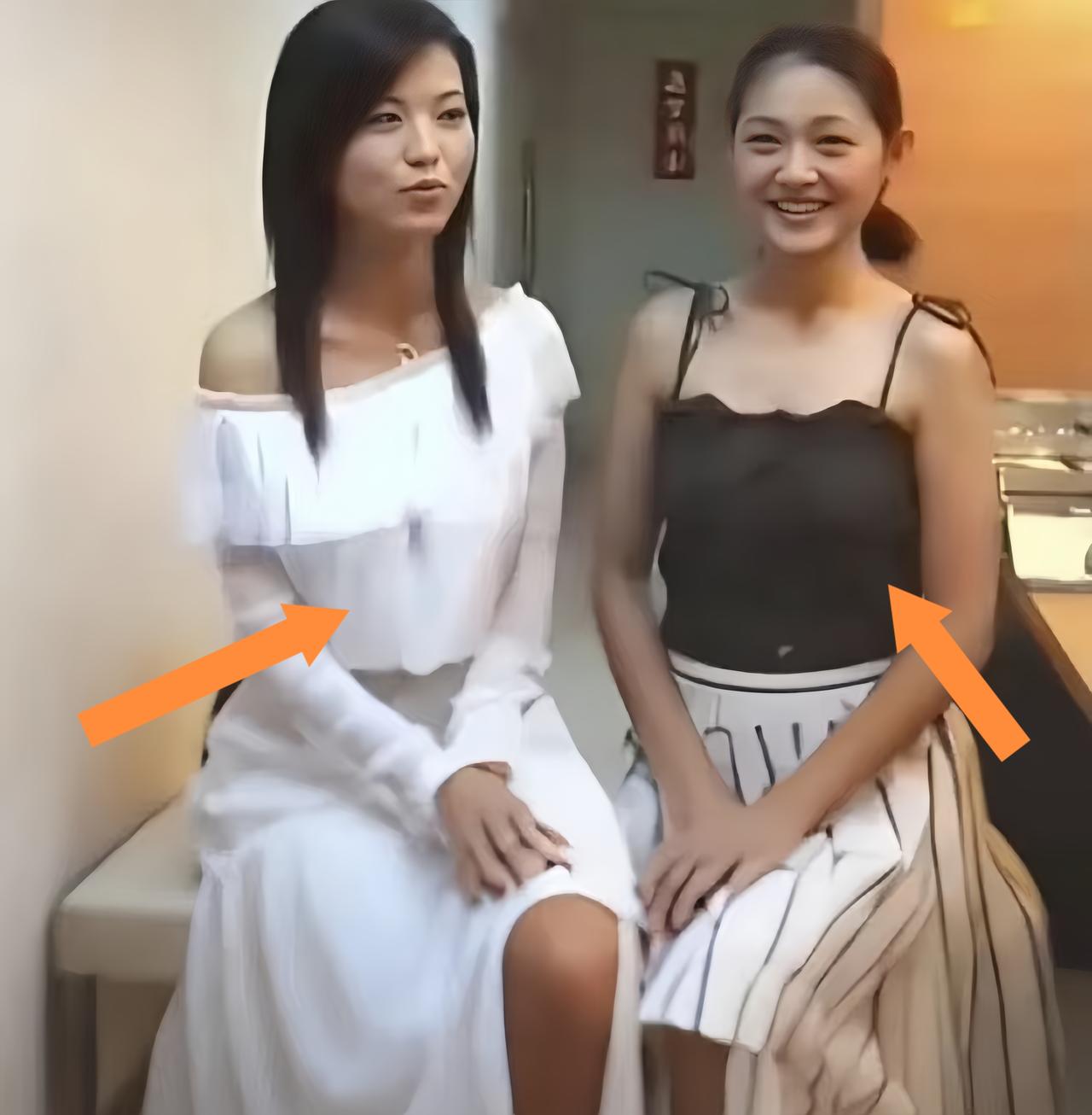 原来大S早年刚拍戏爆红的时候，就和湖南卫视当年的一姐李湘同框合影过。不得不说，那