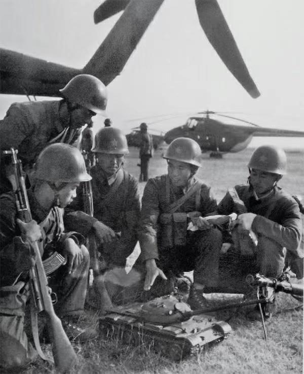 早期空降兵与63式步枪