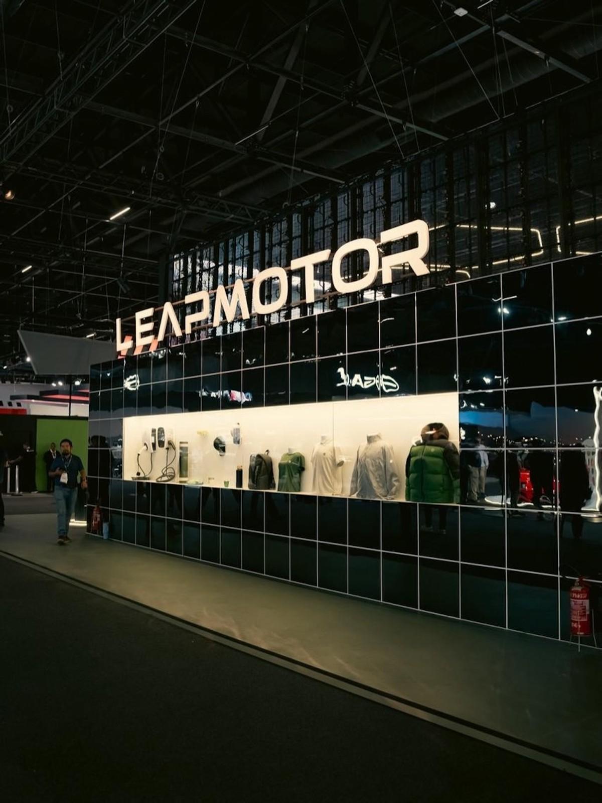 要征服第五个大洲？零跑三车亮相巴西圣保罗车展。 今年1-10月，零跑凭借着与