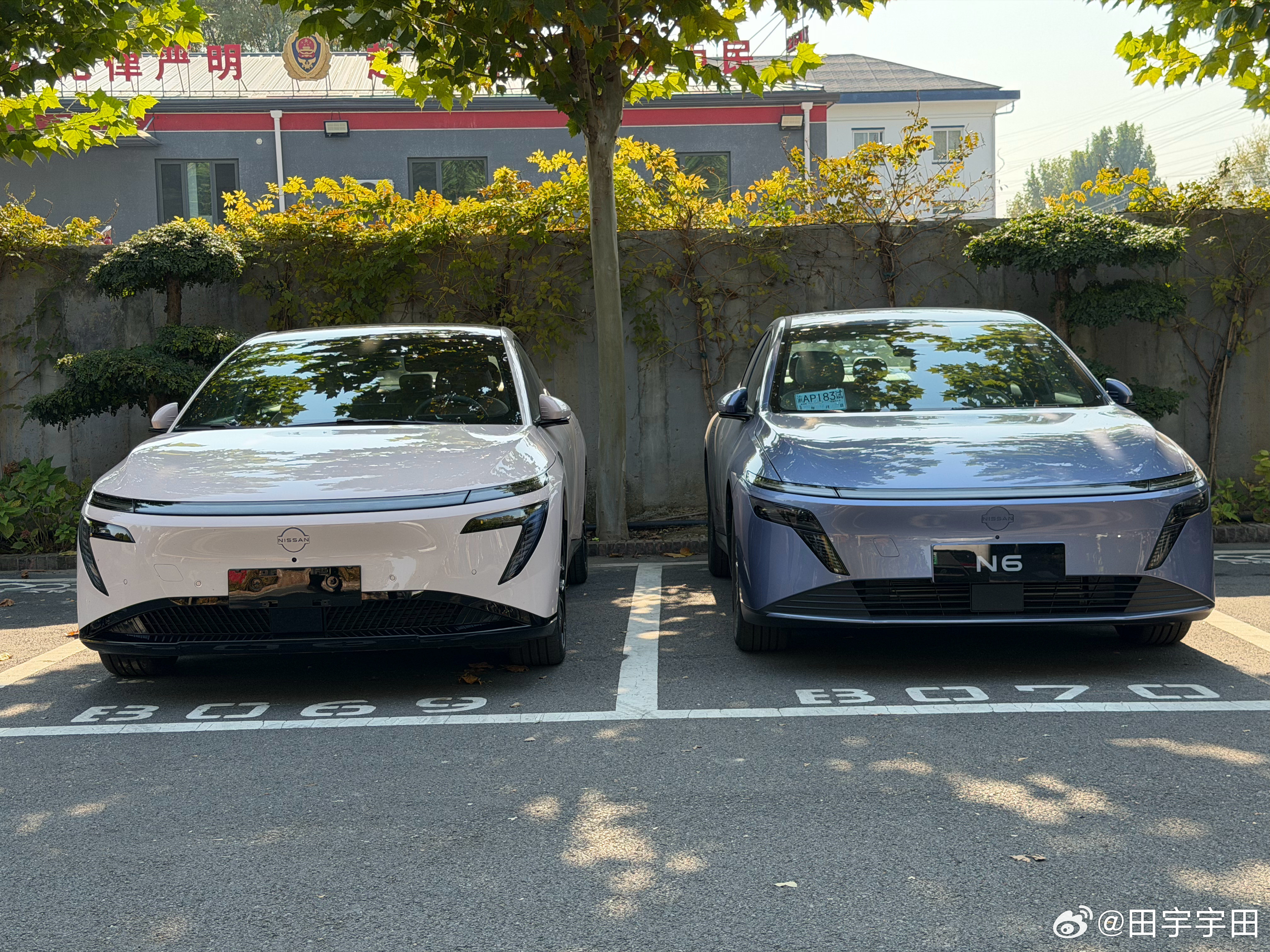 日产N7和N6前脸俩车一个风格大灯造型略有区别但是一台十四五万，一台大概率不到十