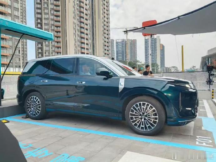 这台就是传闻中的“唐Max”吗？如果真叫“大唐”的话好像也不错看起来体量感还是