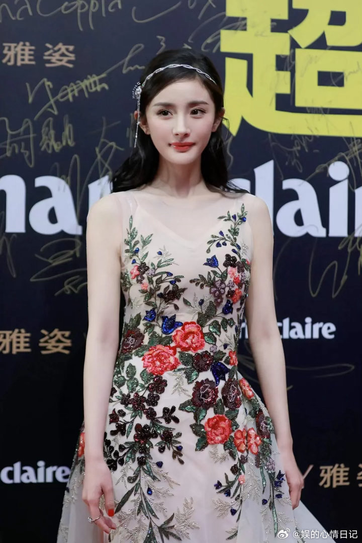 杨幂这组照片有点baby的感觉了