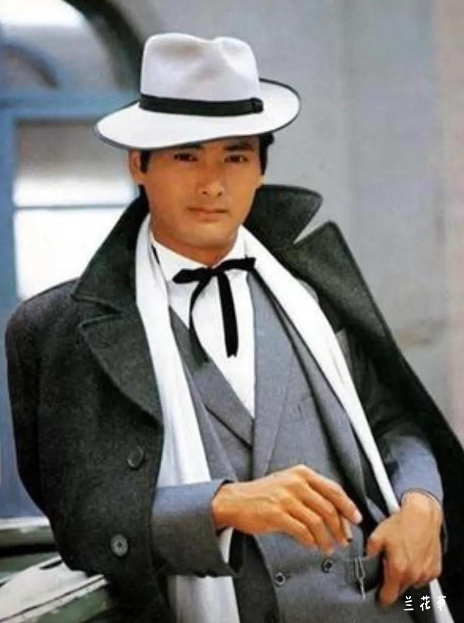 很喜欢那个时候的周润发。他饰演的电视剧《上海滩》男主许文强，温和中的强者，强者