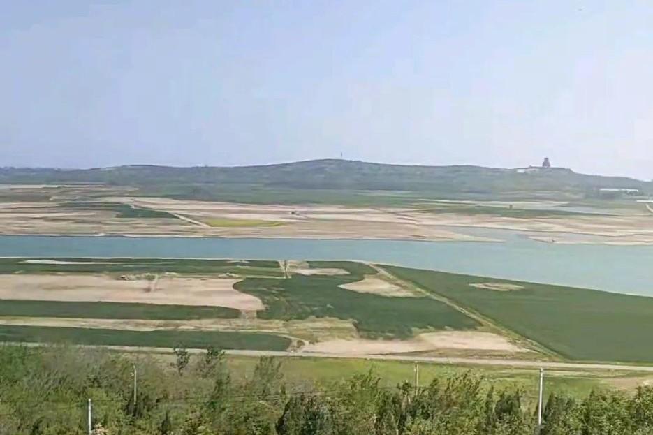 一场雨让丹江口水库水位就有点上涨了，迅速突破150m多水位近期丹江口水库上游来
