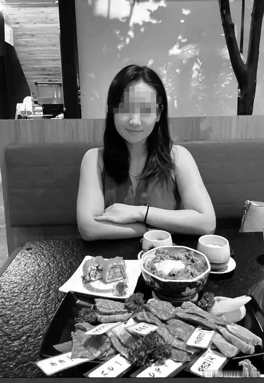 三亚两家大医院竟然救活不了被蛇咬伤的美女，这太让我意外了！医生一开始说虫子、蜈