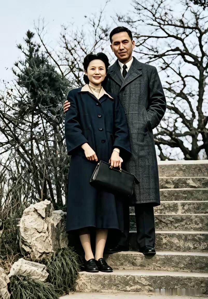 他死之前对她说了一句话。​就这一句话，让她守了七十一年。从二十六岁到九十七岁，