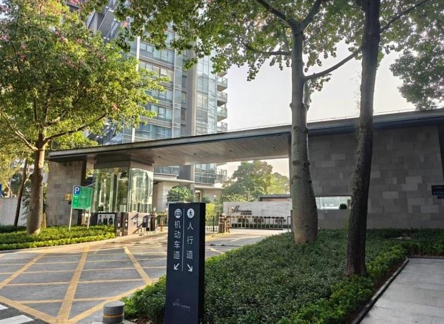 天鹅湖花园（一期）面积：335.28㎡ 5房起拍价：2417万单价：7.