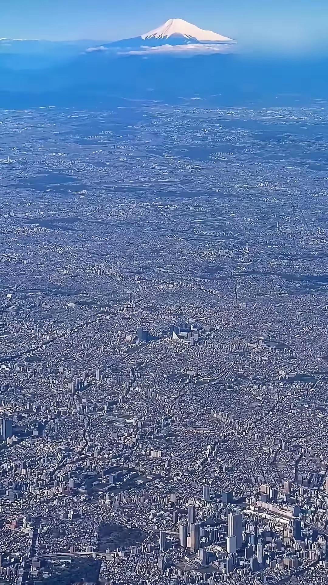 日本，1.2亿人，有7000万人集中在三大都市圈，就是东京，大阪，名古屋！其中