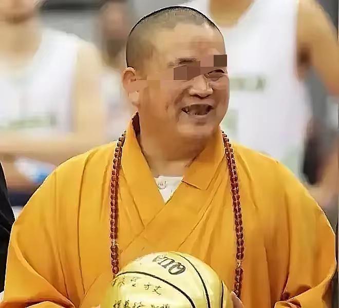 许多人很不理解，大和尚这么多年在少林寺兴风作浪，声色犬马，为什么就是能够屹立不倒