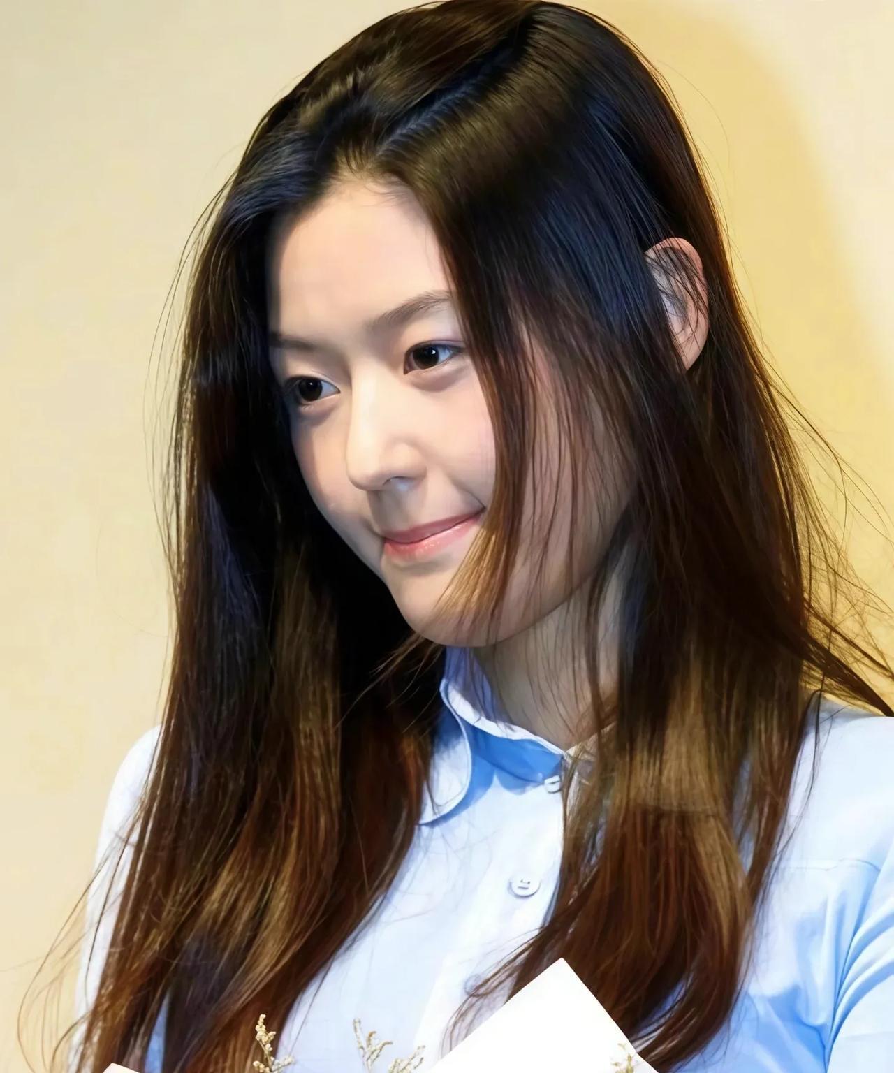 全智贤不愧是韩国气质美女，这皮肤状态也太好了，五官更是精致。#全智贤神图#