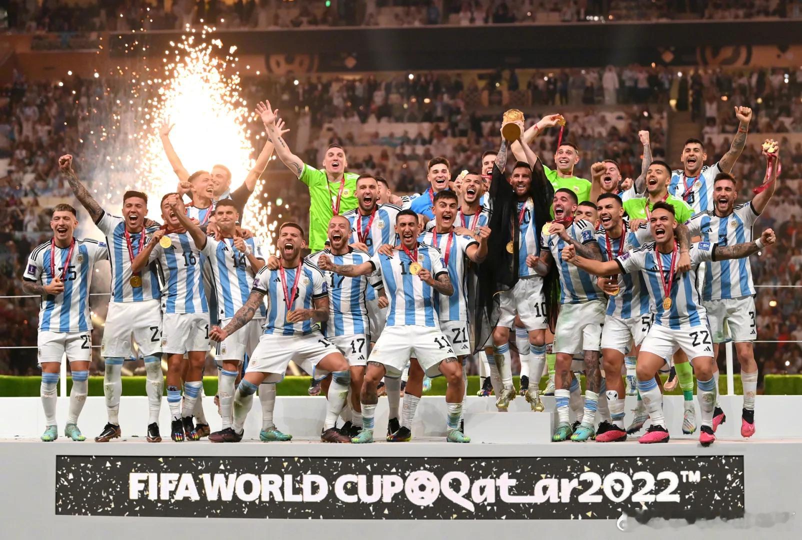 英国媒体《SPORTBIBLE》评选足球历史上最佳55名球员，C罗排名第15，