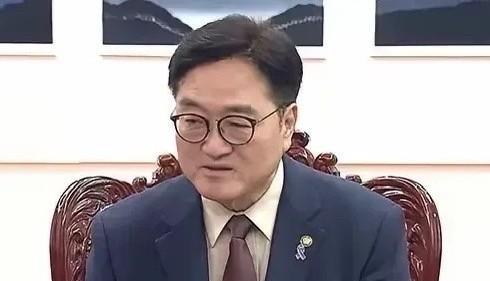 李在明对美低头后，韩媒公布新计划：或派韩二号人物来华参加阅兵李在明没接中方阅兵