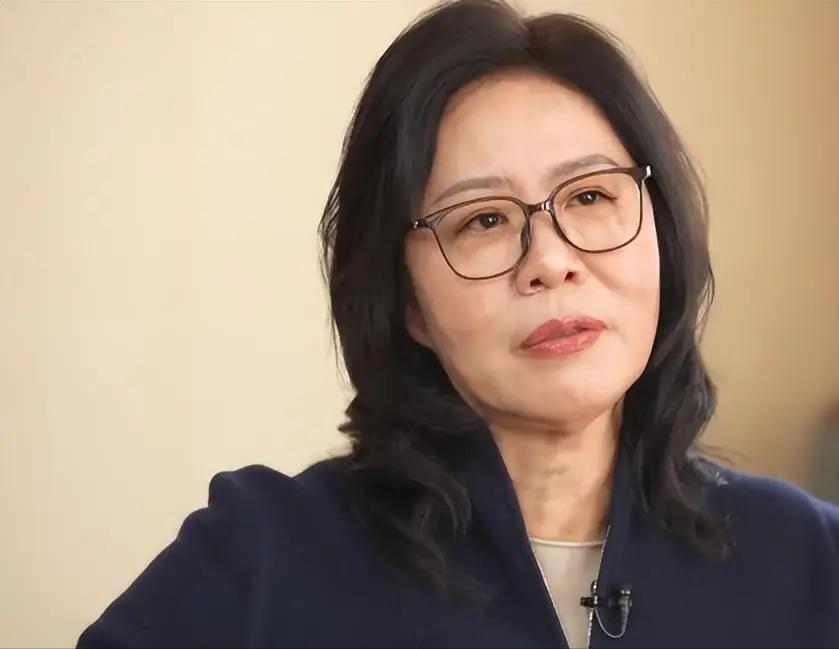 对于朱婷：恩师郎平有过3句话“评价”！第一句：朱婷的身体条件，是天生打排