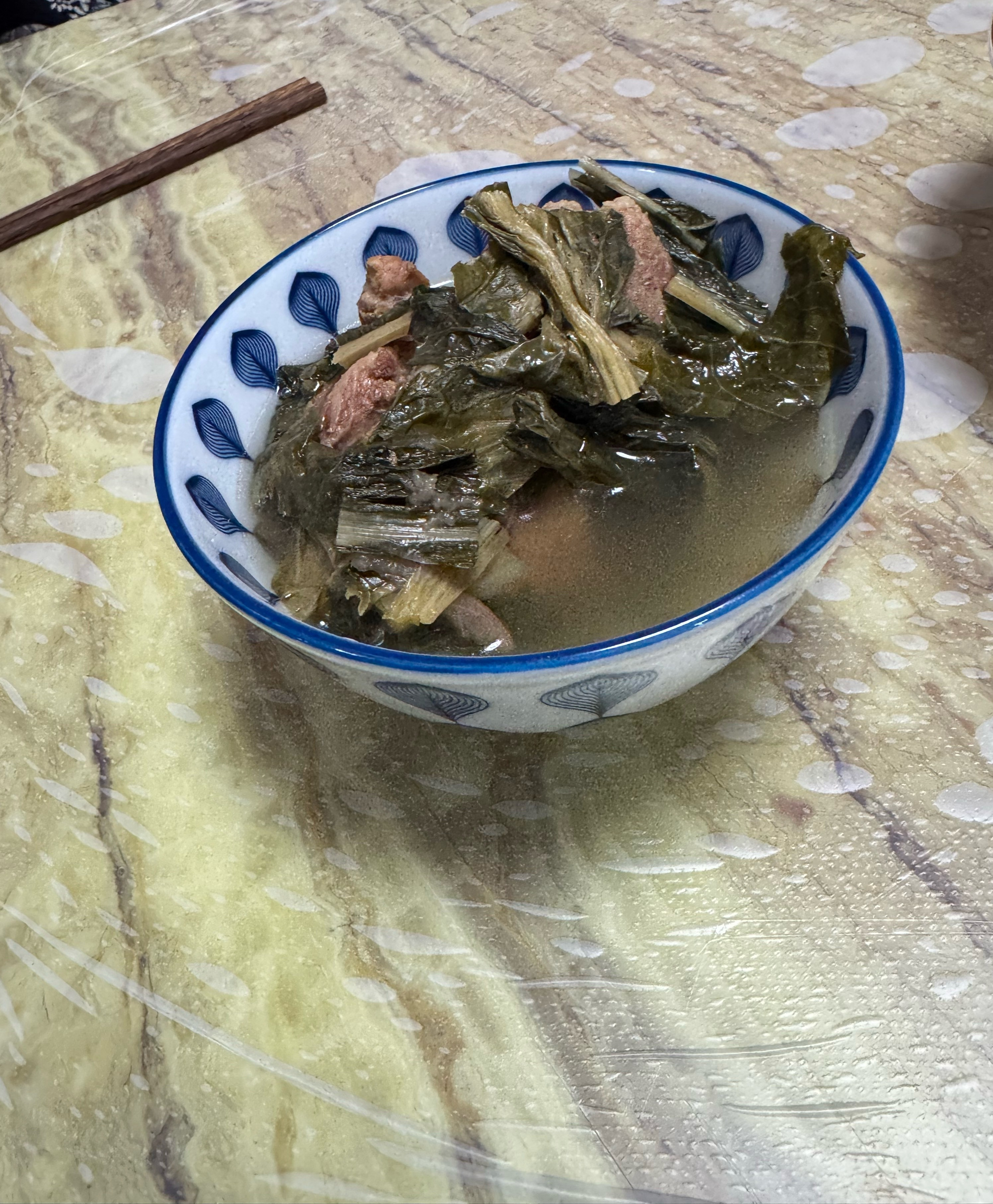 是不是只有广东人才懂，新鲜菜干煲猪骨汤的含金量！（虽然痛风实在不该多喝汤不过我已