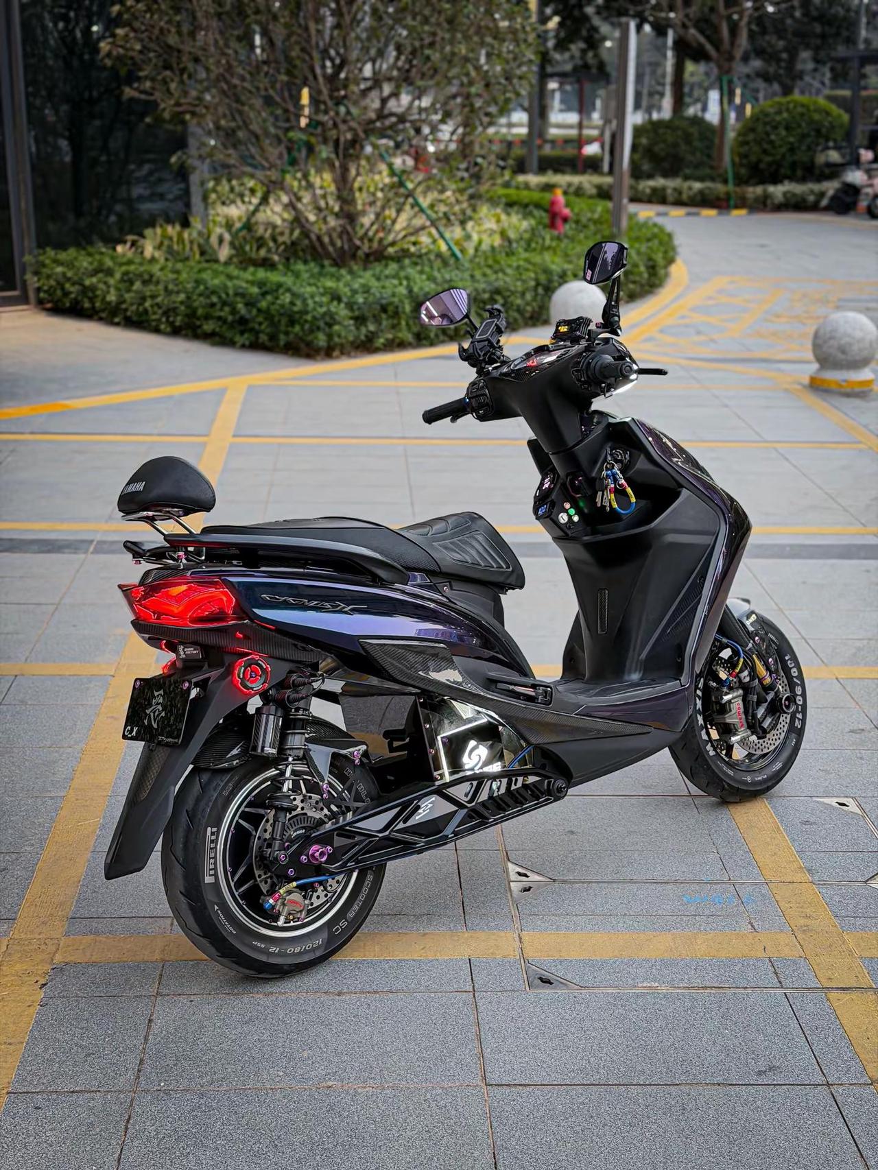 物是人非事事休欲语泪先流