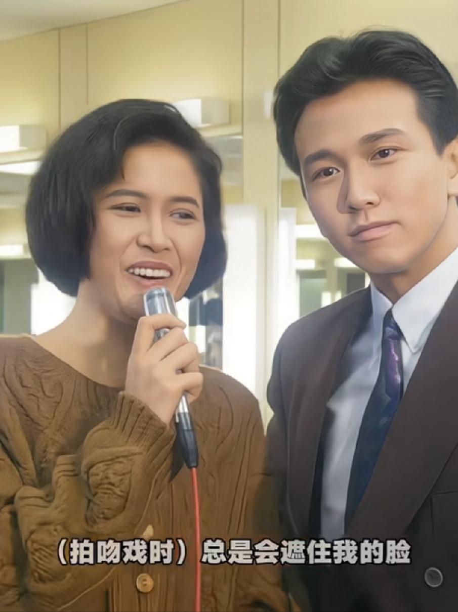 邵美琪说温兆伦拍吻戏老是挡住她的脸温兆伦马上给大家演示一遍，把邵美琪都整害羞