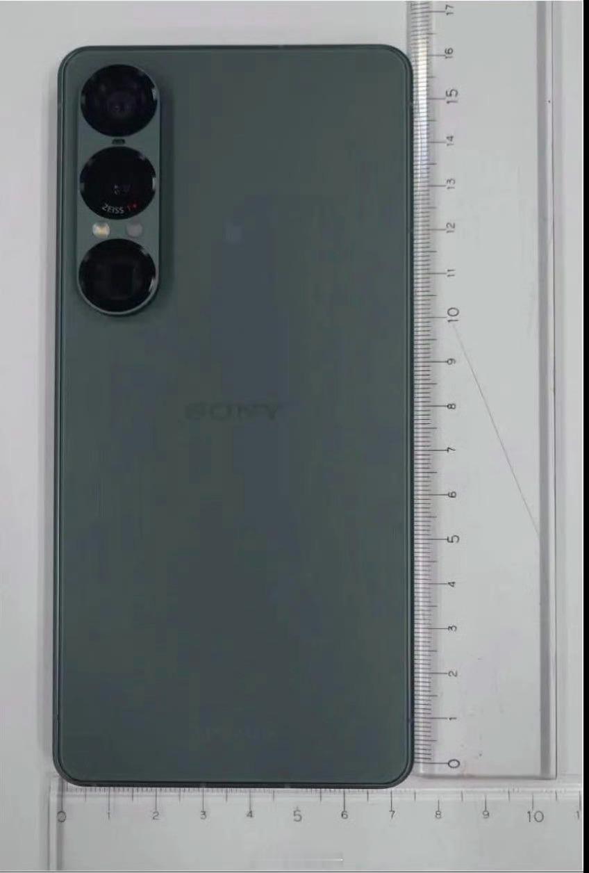 索尼手机越做设计越差。​​​