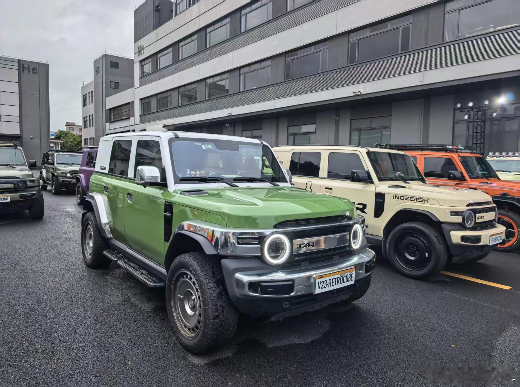 有个闺蜜刚给我打电话。说想买台15万以内的个性纯电小车，问我该怎么选。我想了想，