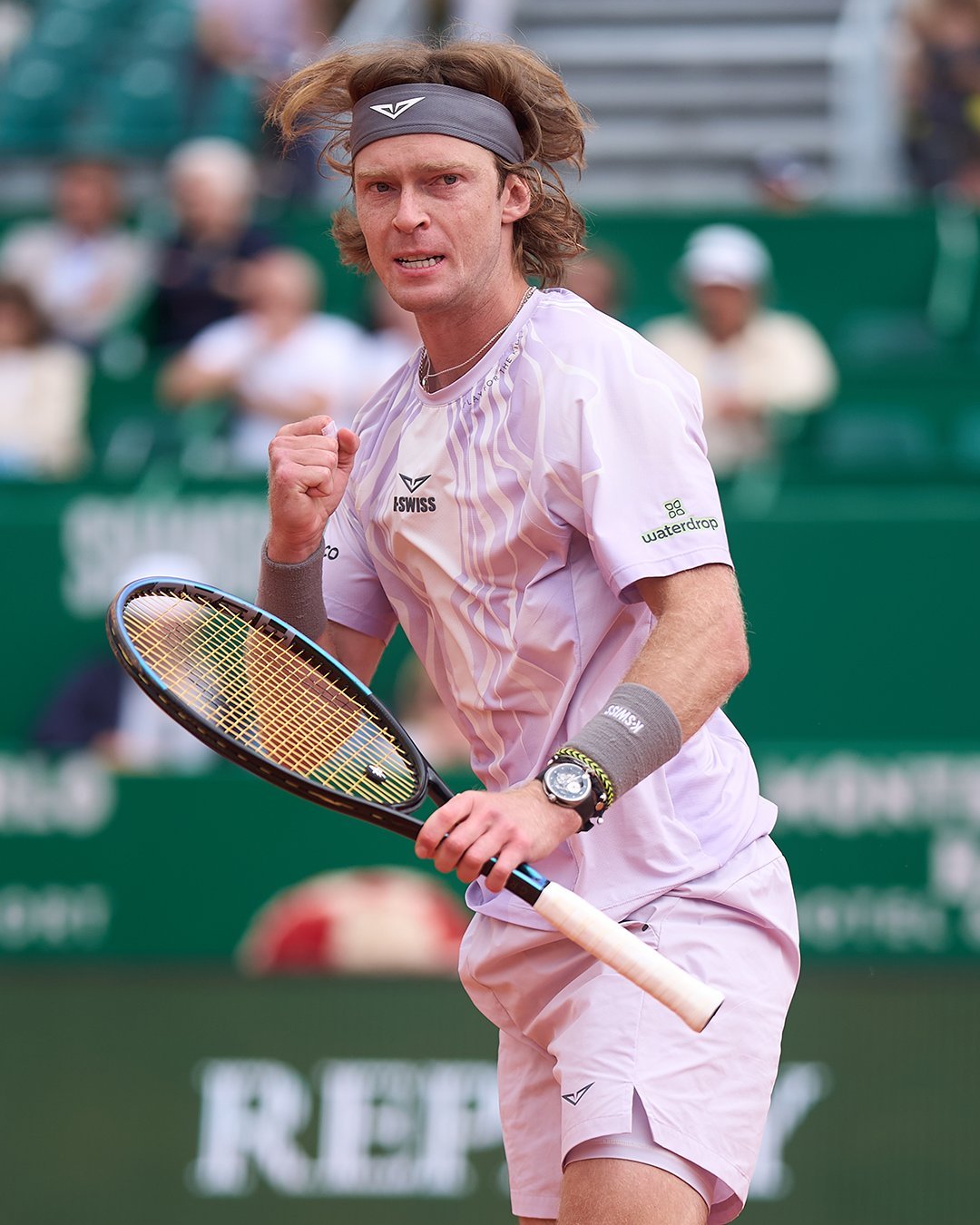 网坛风云卢布列夫克服伤病晋级第二轮蒙特卡洛大师赛首轮，两届红土大师赛冠军卢布列