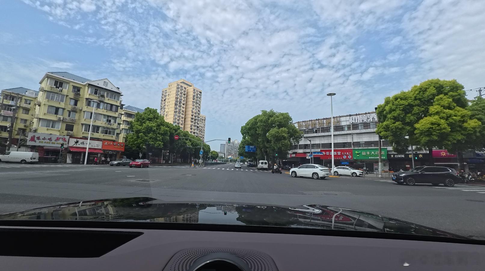 一直以来，对于智能辅助驾驶能力，很多人热衷于做“天梯图”。但事实上，辅助驾驶是一
