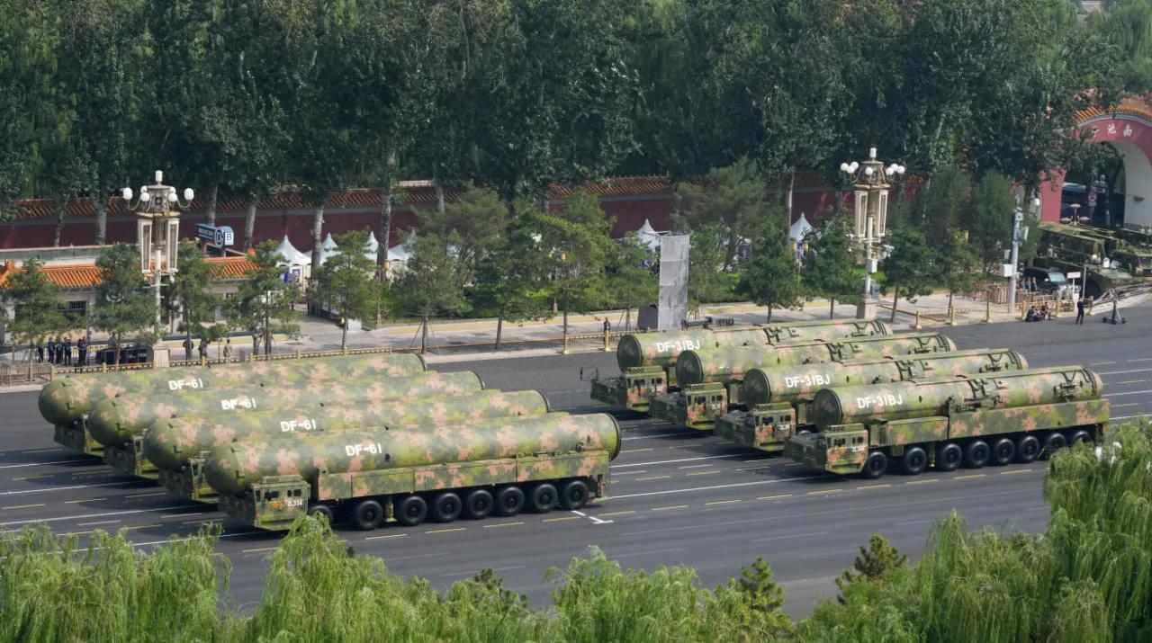 看完阅兵后的BBC：中国或许武器先进，但美军仍有优势！看完中国的九三大阅兵后，西