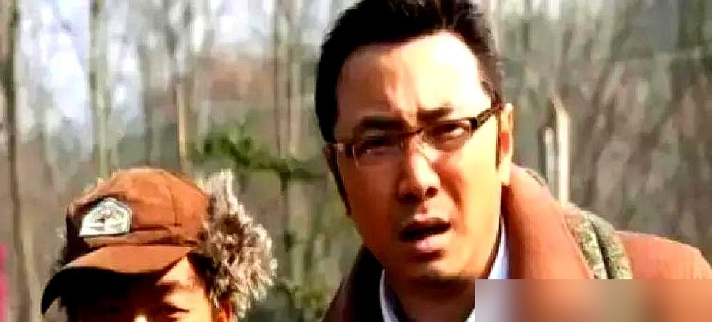 徐峥当年拒绝王宝强的方案，转头把《港囧》股份套现了，赚了一笔快钱。王宝强开出的条件是零片酬，再掏10