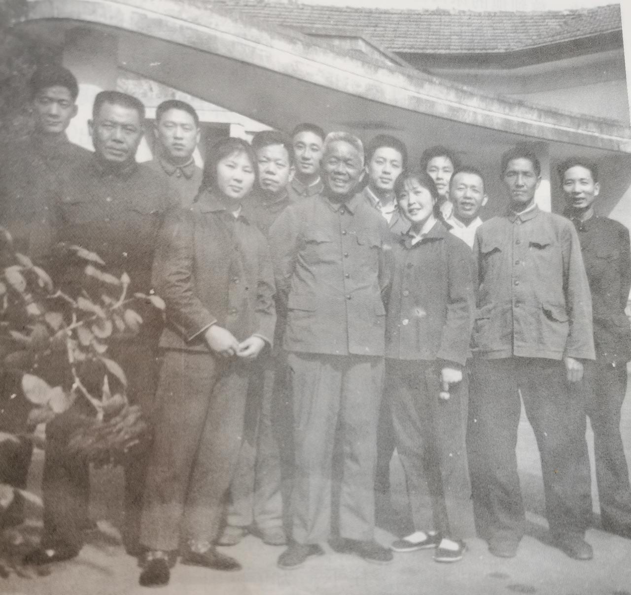 韩先楚晚年肝癌晚期，病情急剧恶化，医院组织精干医疗小组全力抢救。连日昼夜施救，医